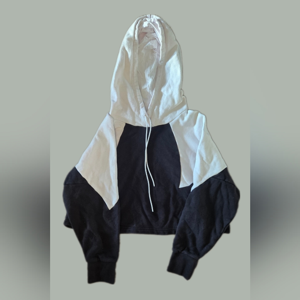 Adidas Hoodie Black And White Cropped Long Sleeve Pullover Women's‎ Size Medium